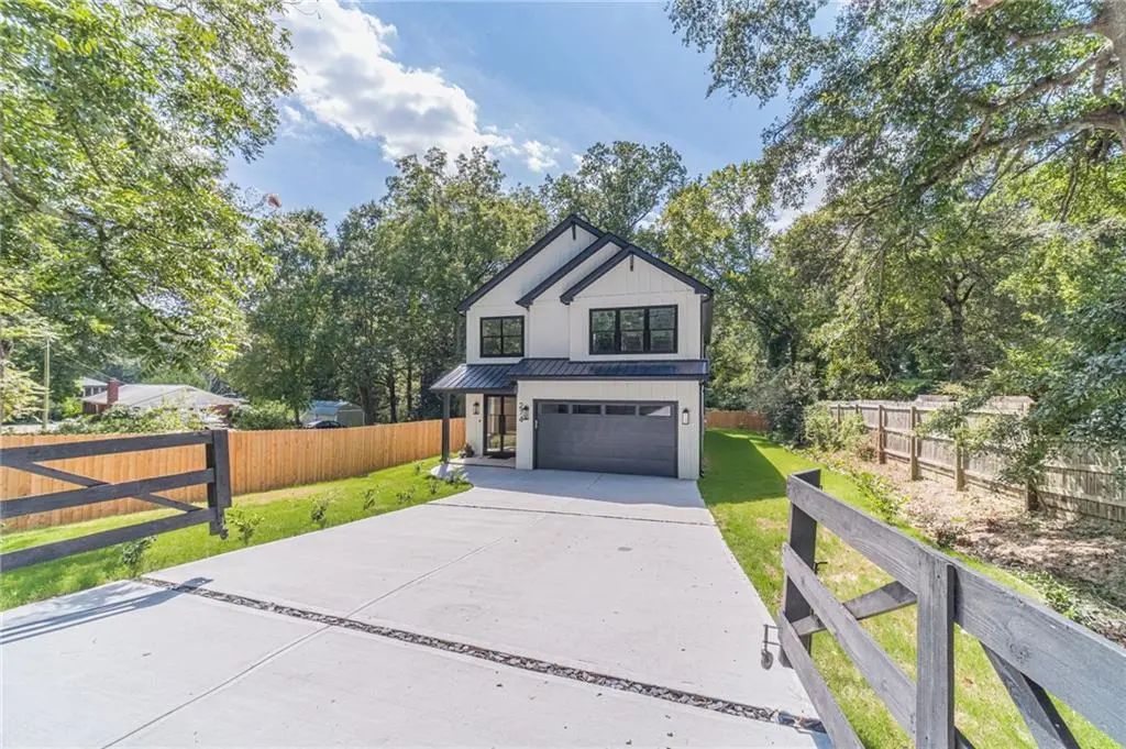 274 White Street, Hoschton