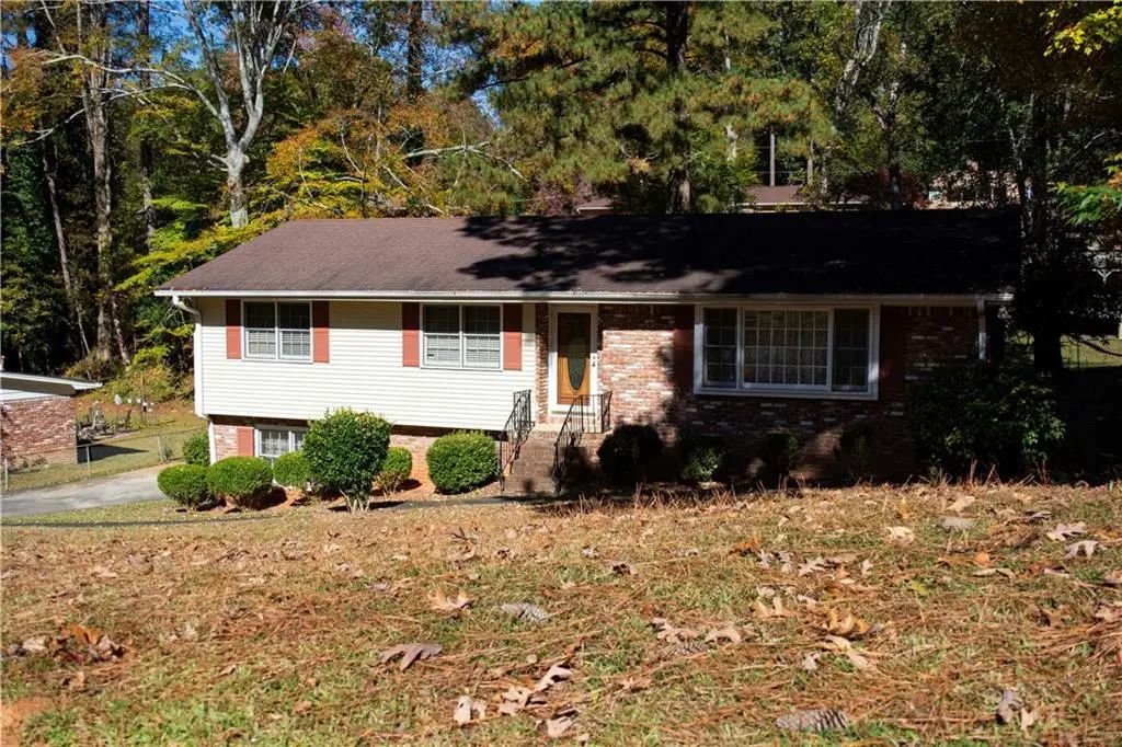 2719 Waleska Way, East Point