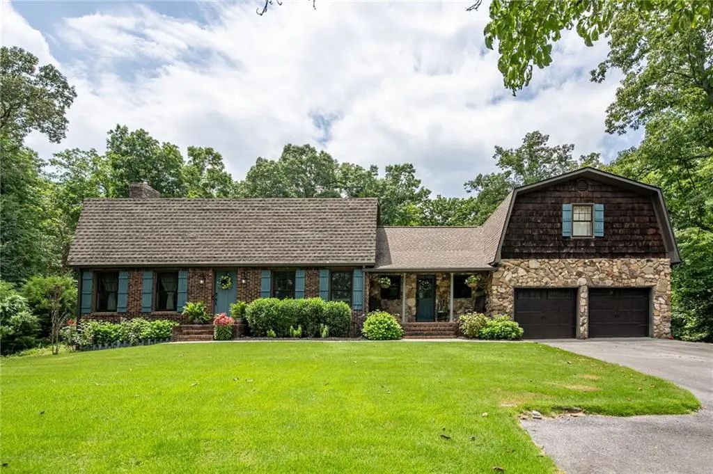 400 Race Horse Drive, Summerville