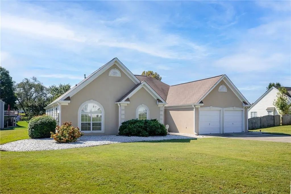 19 Meadow Crest Court, Powder Springs