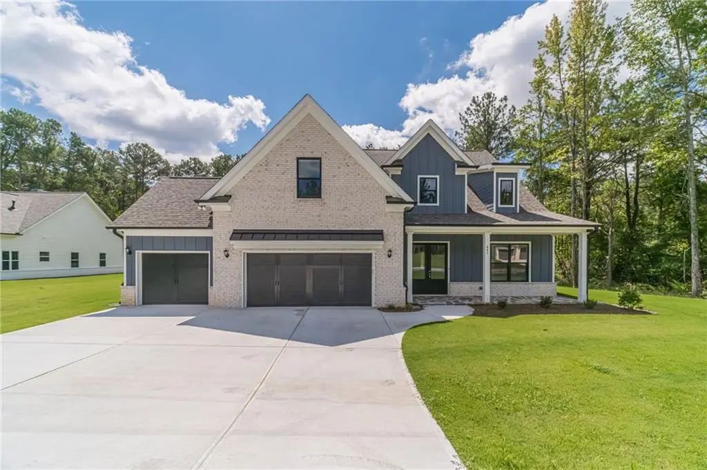 887 Bessie Court, Loganville