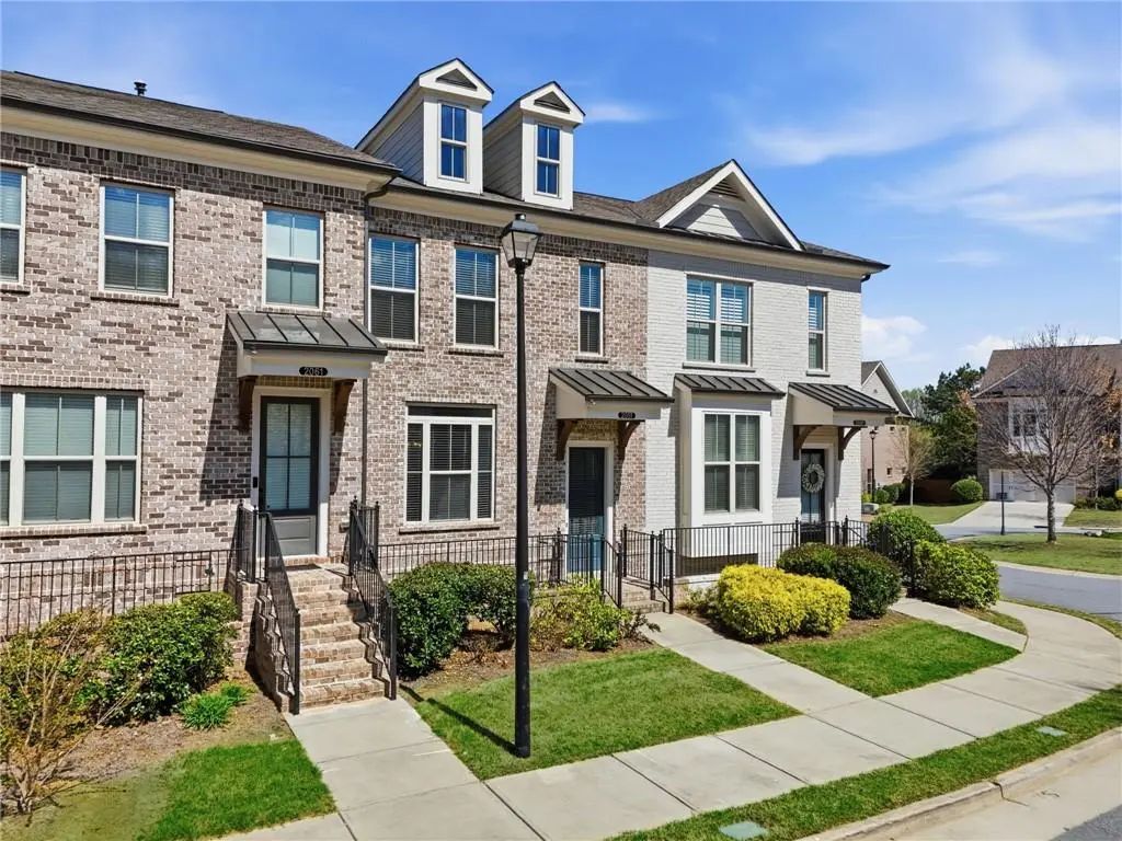 2051 Glenview Park Circle, Duluth