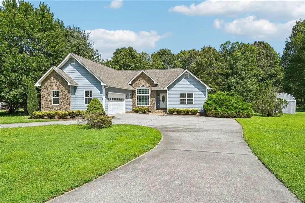 116 Savannah Street Se, Calhoun