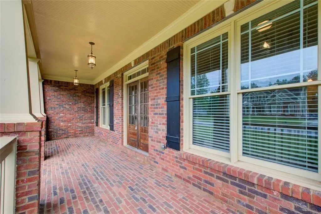 553 Hunting Hills Drive, Braselton