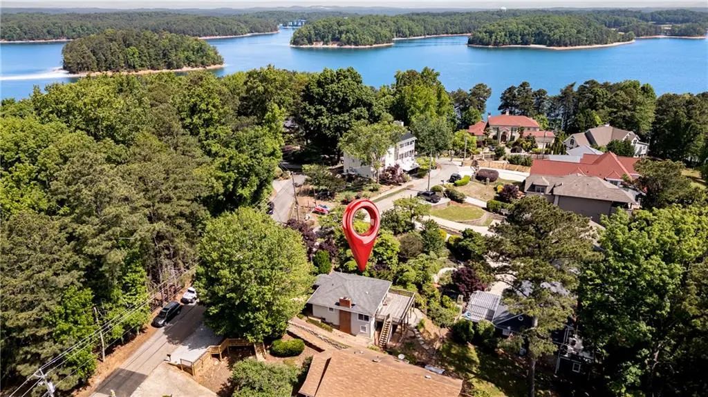 6381 Lakeview Drive, Buford