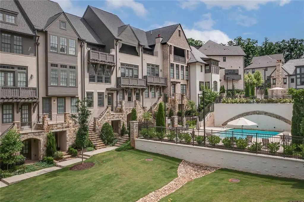 6719 Encore Boulevard, Sandy Springs