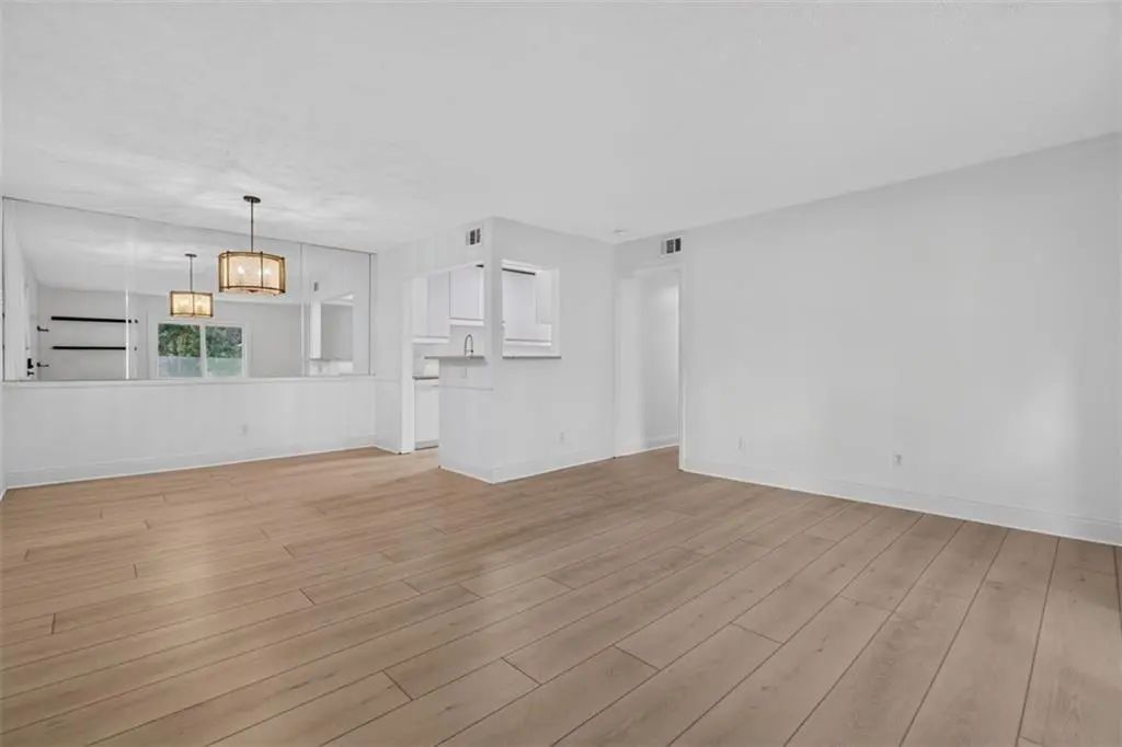 Unit #7j - 725 Dalrymple Road, Sandy Springs