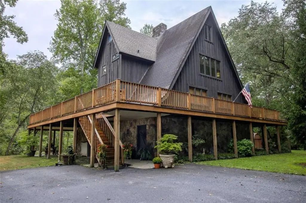 525 Riverside Drive, East Ellijay