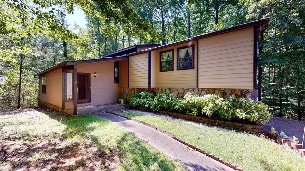 6562 Oakwood Drive, Douglasville