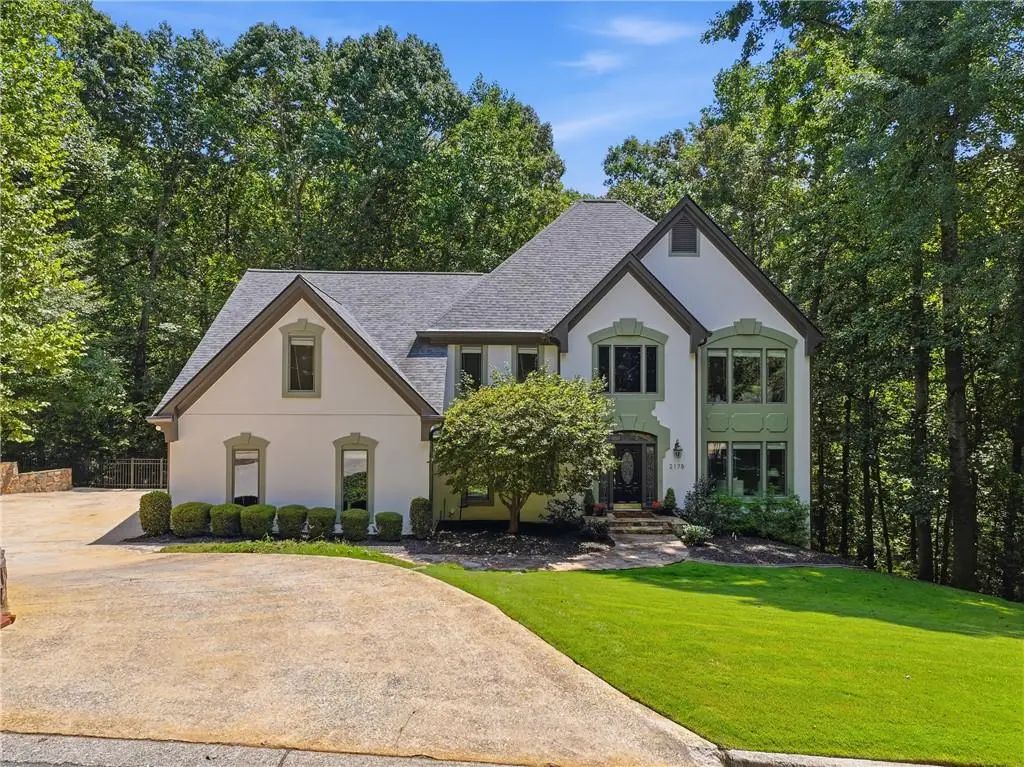 2175 River Cliff Drive, Roswell