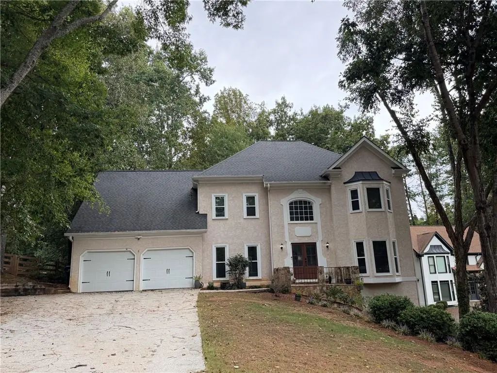 450 Holly Stream Trail, Roswell