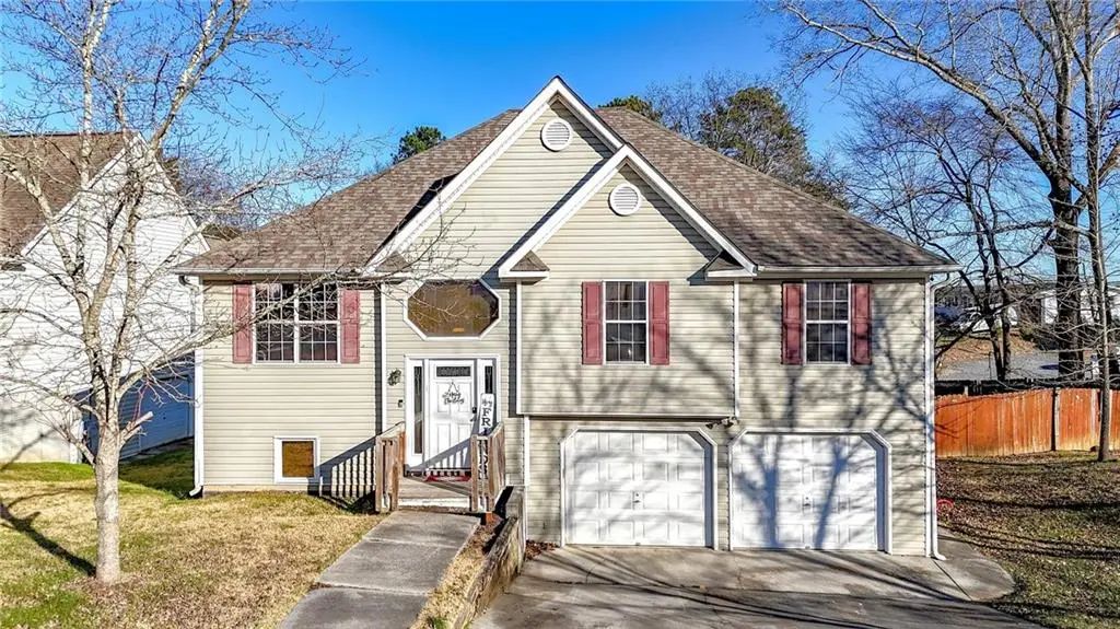 101 Twin Oaks Drive, Calhoun
