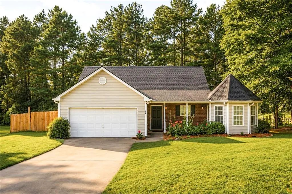 516 Cambridge Way, Loganville