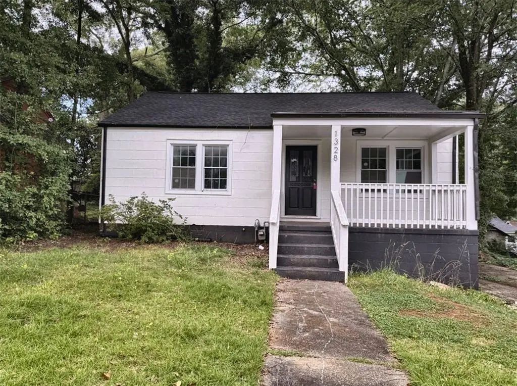 1328 Womack, East Point