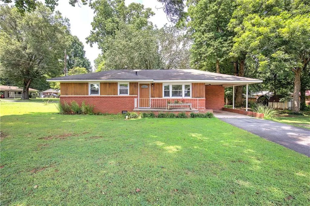 7 West Drive, Cartersville