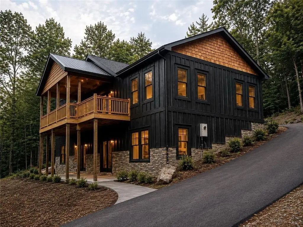 320 East Ridge Ln, Ellijay