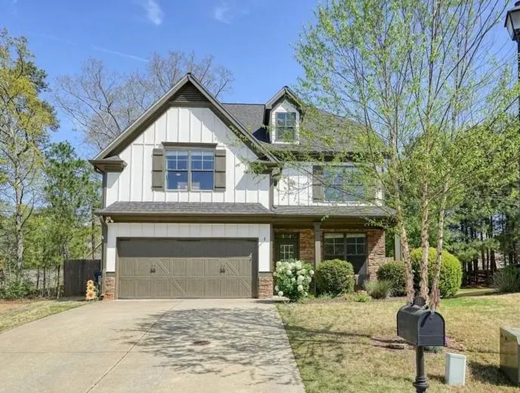 653 Royal Crest Court, Canton