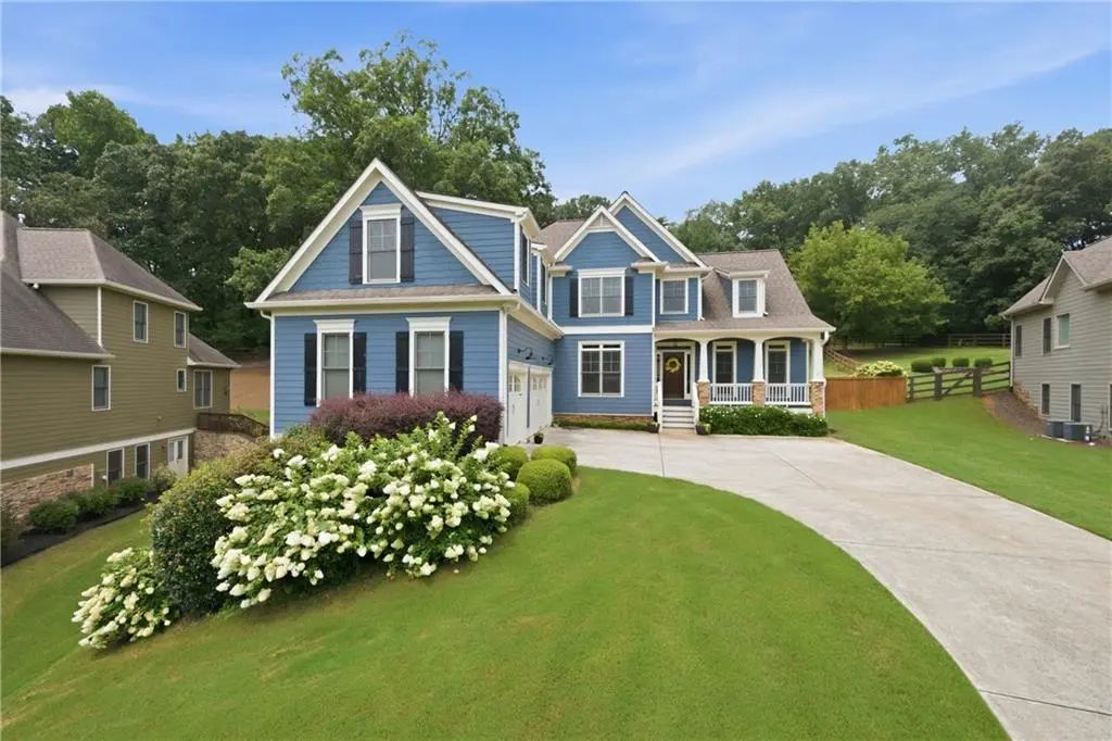 410 Kings Point Drive, Canton
