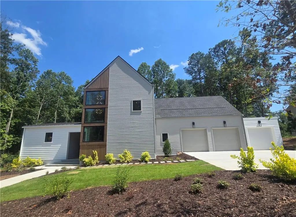 130 Cedarwood Lane, Roswell