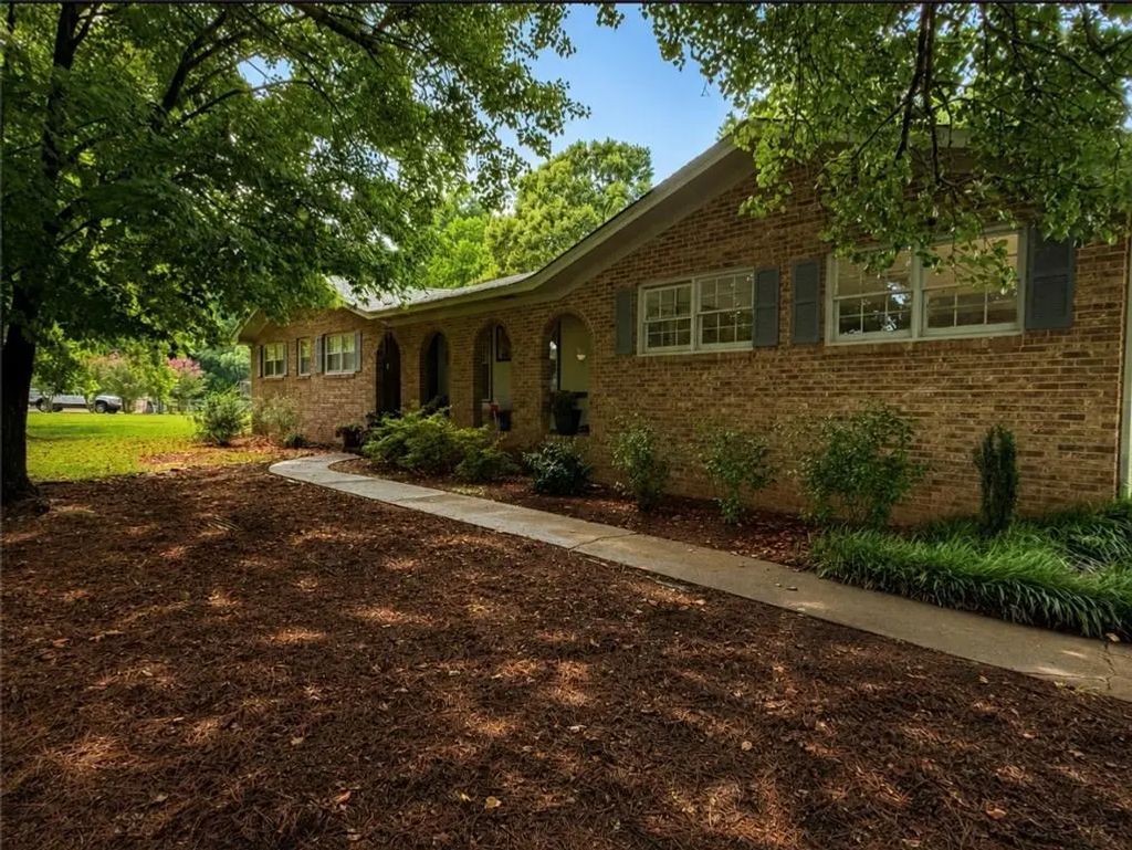 225 Pineridge Road, Bogart