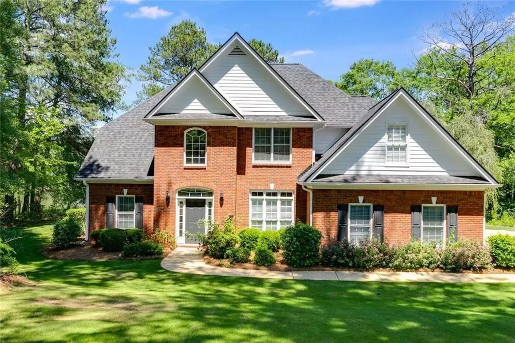 110 Pond View Point, LaGrange