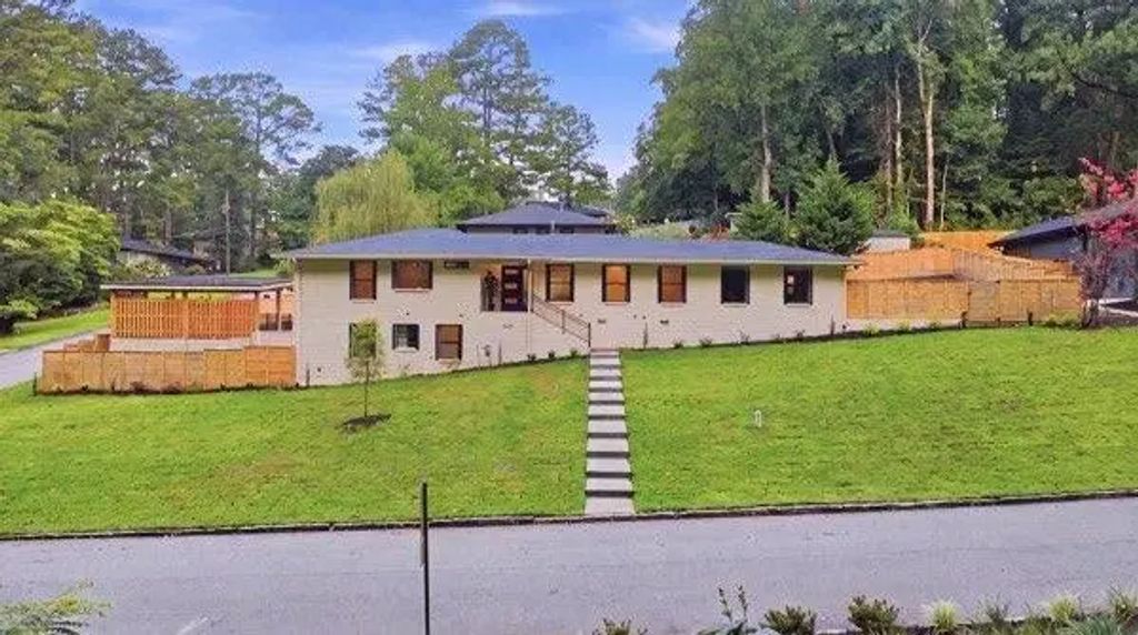 1447 Skyhaven Road, Atlanta