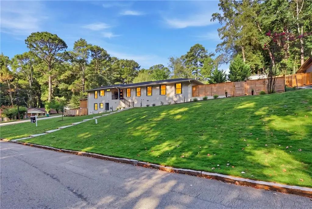 1447 Skyhaven Road, Atlanta