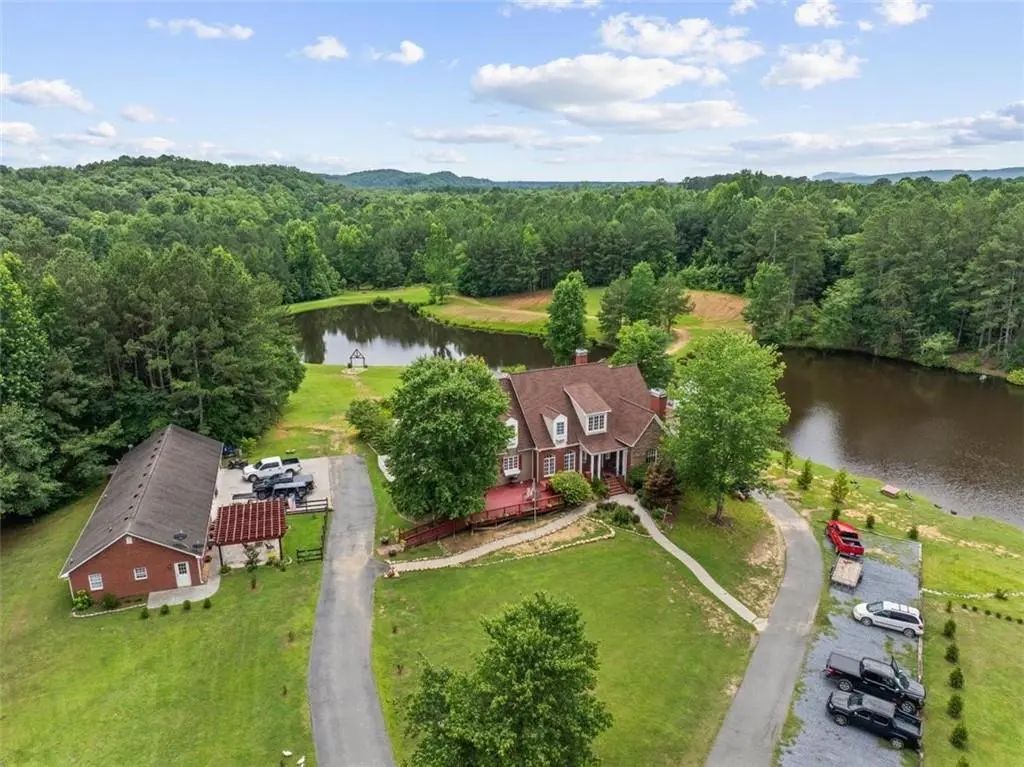 922 River Bend Road Sw, Plainville