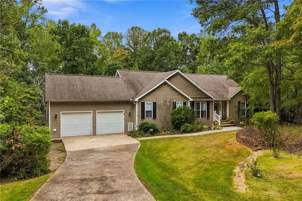 226 Arrow Wood Drive, Waleska
