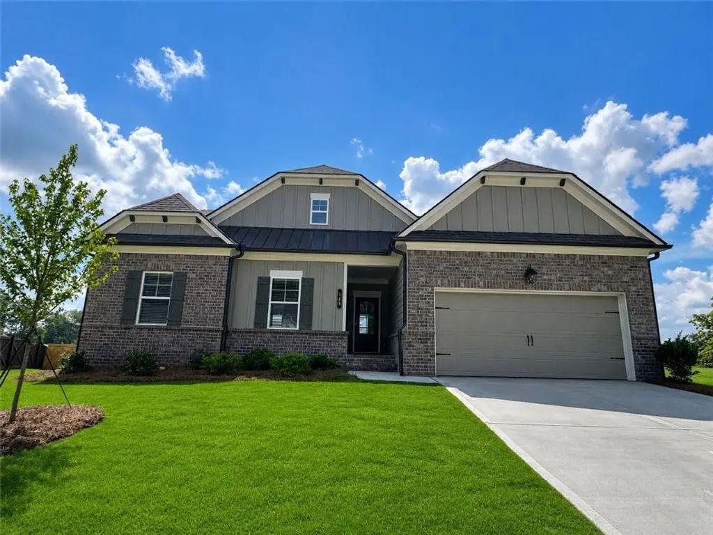 145 Rose Lake Court, Hoschton