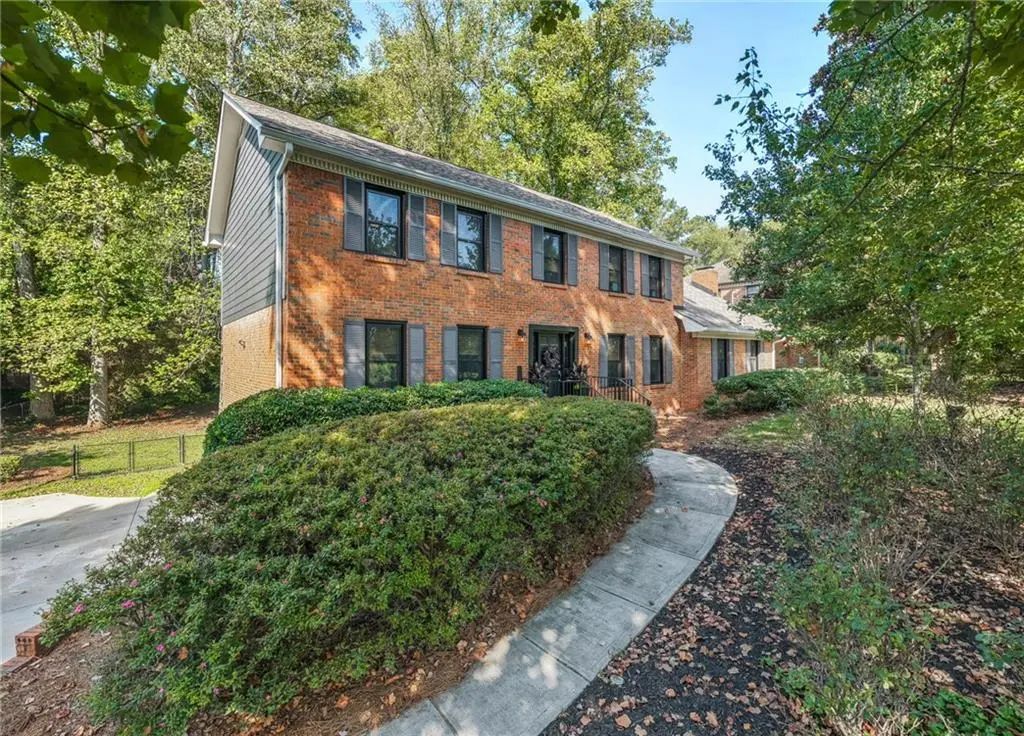 831 Montego Way Sw, Lilburn