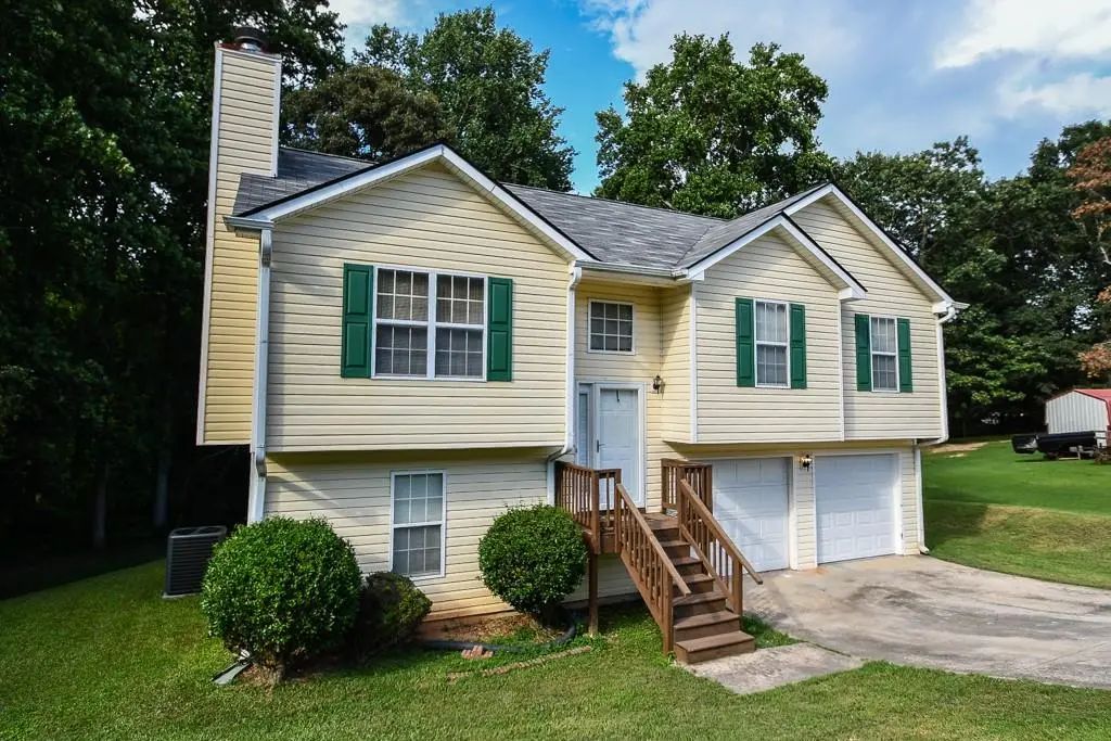 3864 Amber Glen Lane, Gainesville