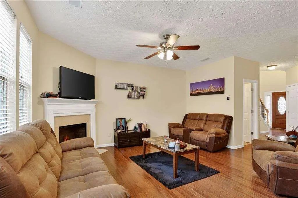 5556 Cascade Run, South Fulton