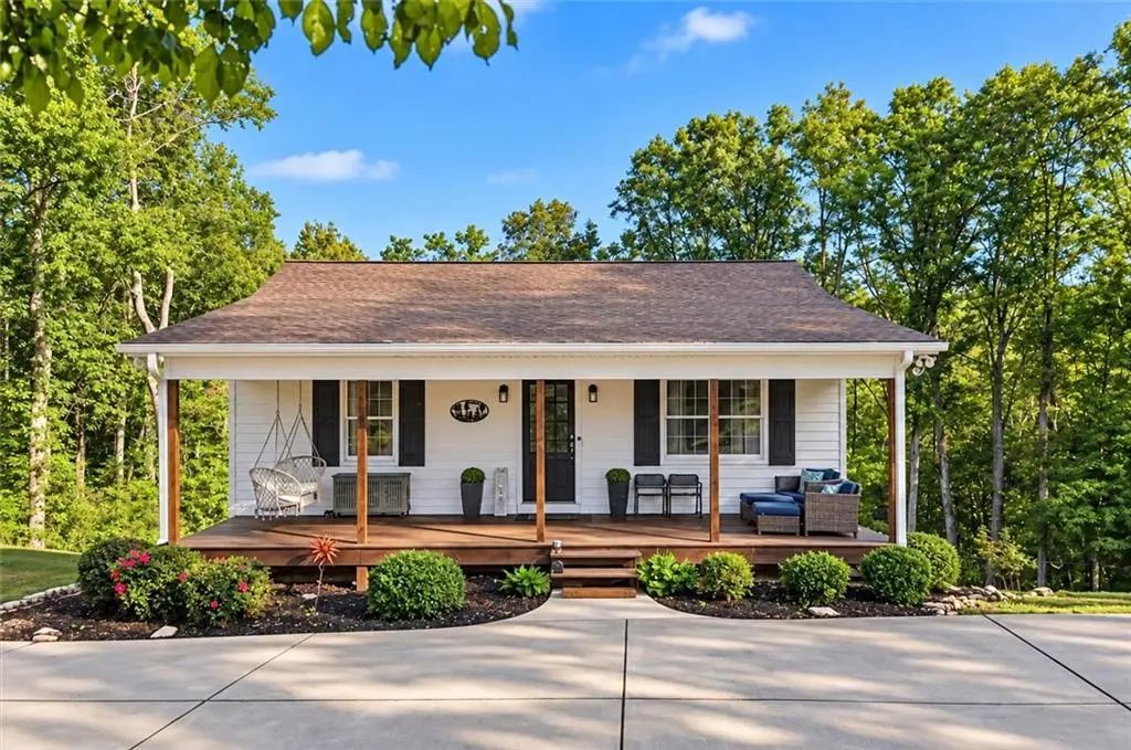 1015 Shamrock Lane, Ball Ground