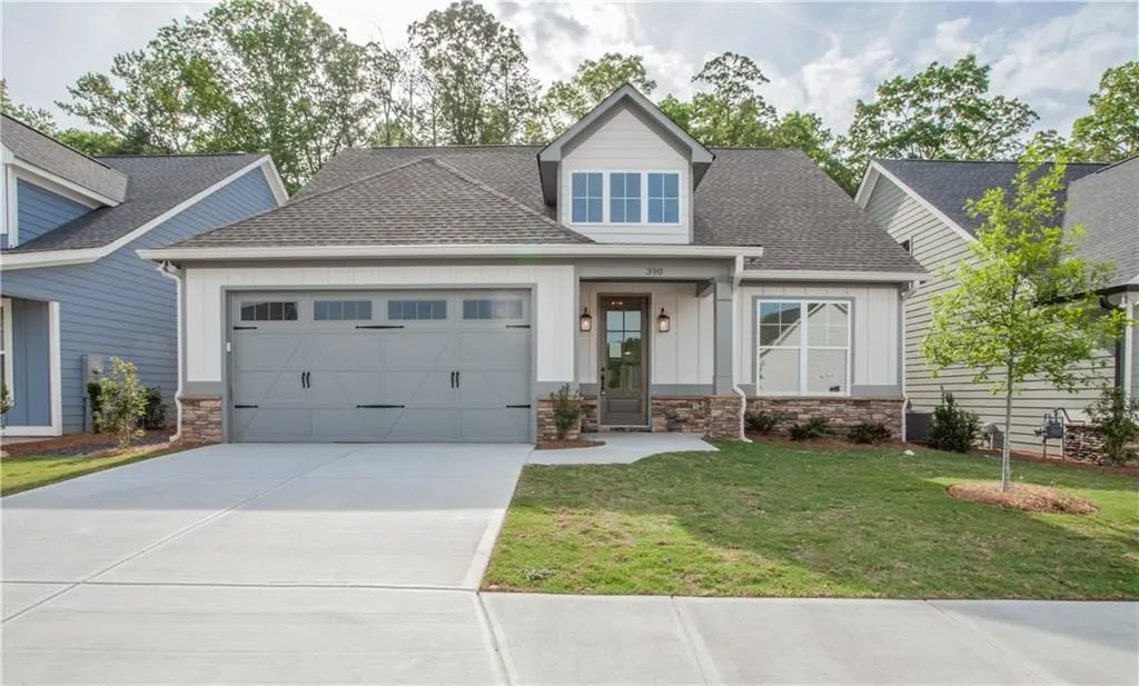 390 Maple View, Carrollton