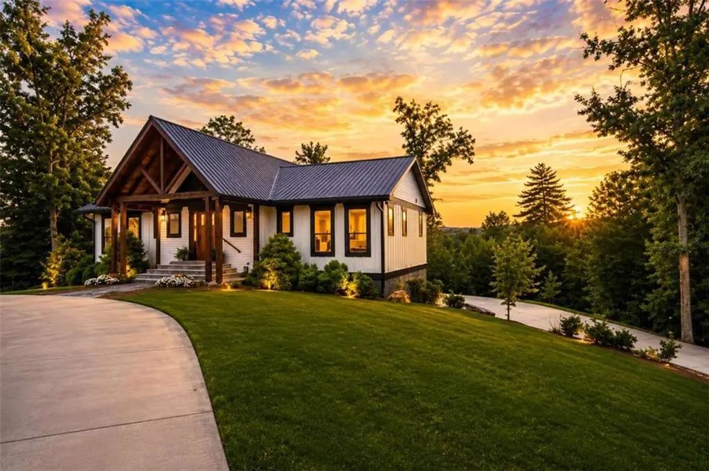 1046 Crossroads Church Road, Ellijay