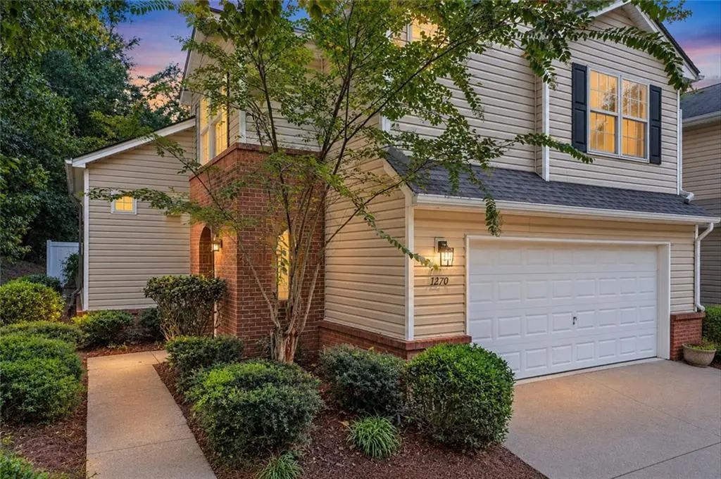 1270 W Oaks Way, Woodstock