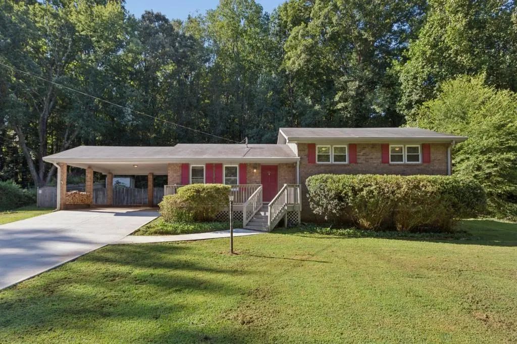 6684 Redwood Drive, Douglasville