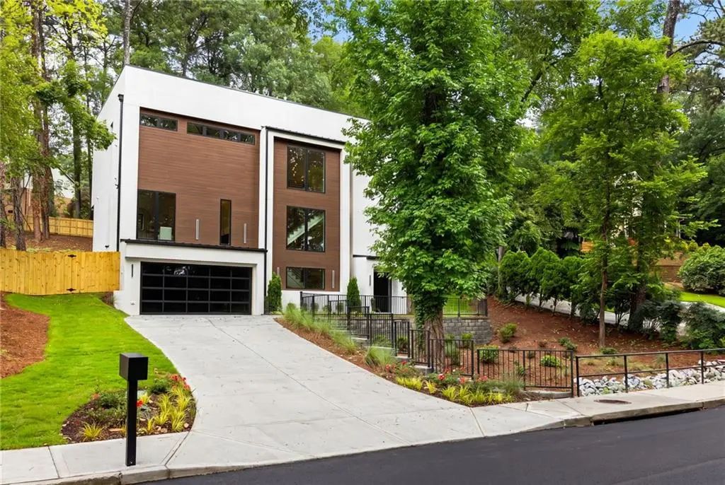 2822 Shady Valley Drive Ne, Atlanta
