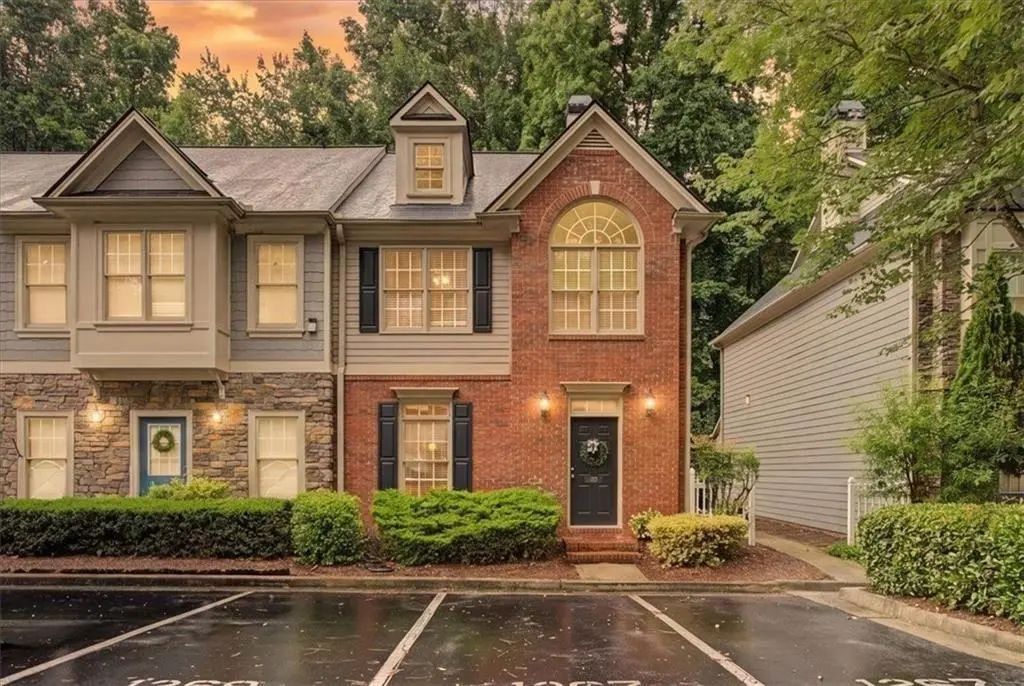 1267 Harris Commons Place, Roswell