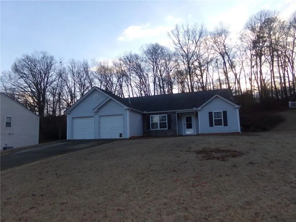 8455 River Bluff Pl, Ball Ground