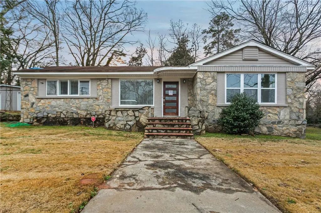 141 Fairview Drive, Fairburn