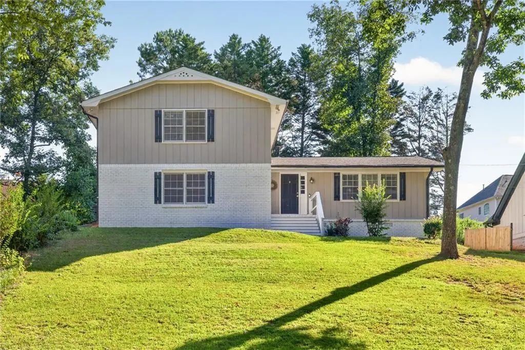 3717 Leisure Court, Buford