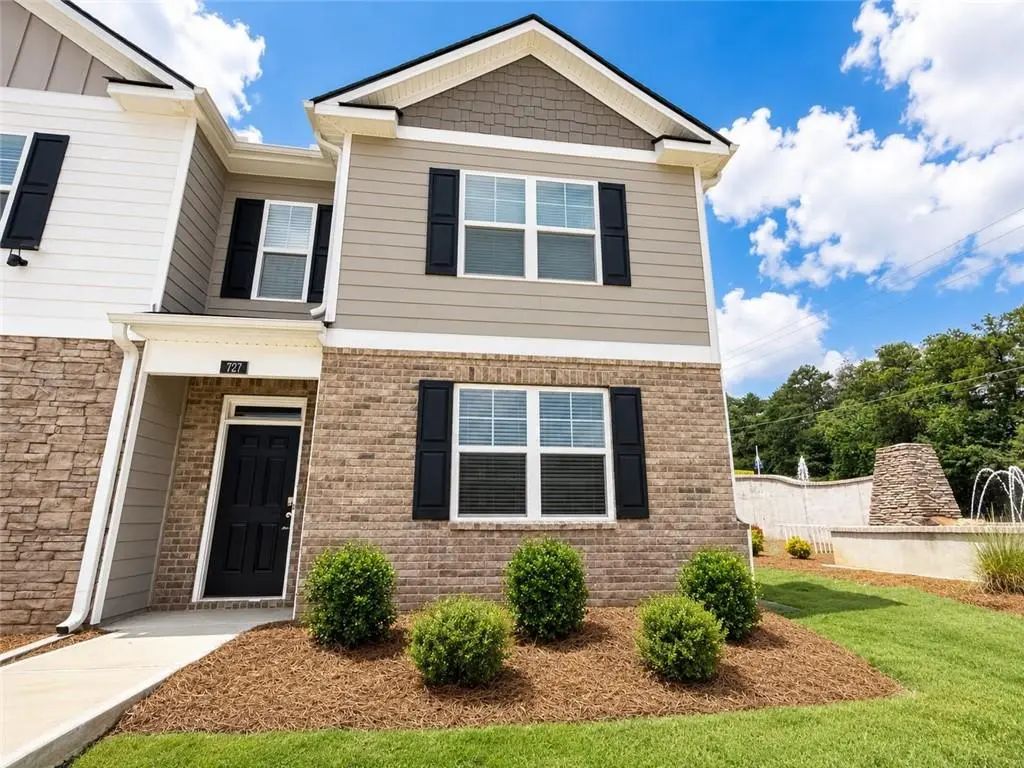 727 Aura Trail, Lawrenceville