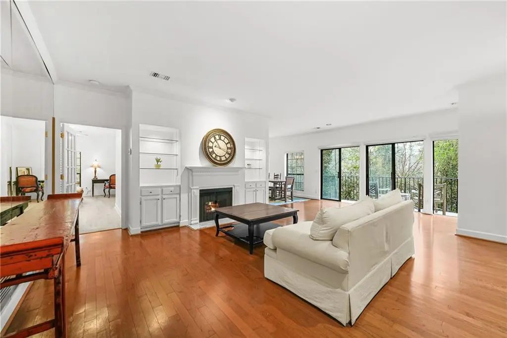 Unit 11 - 3071 Lenox Road Ne, Atlanta
