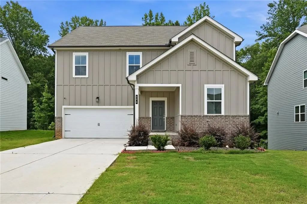 384 Summerwood Lane, Dawsonville