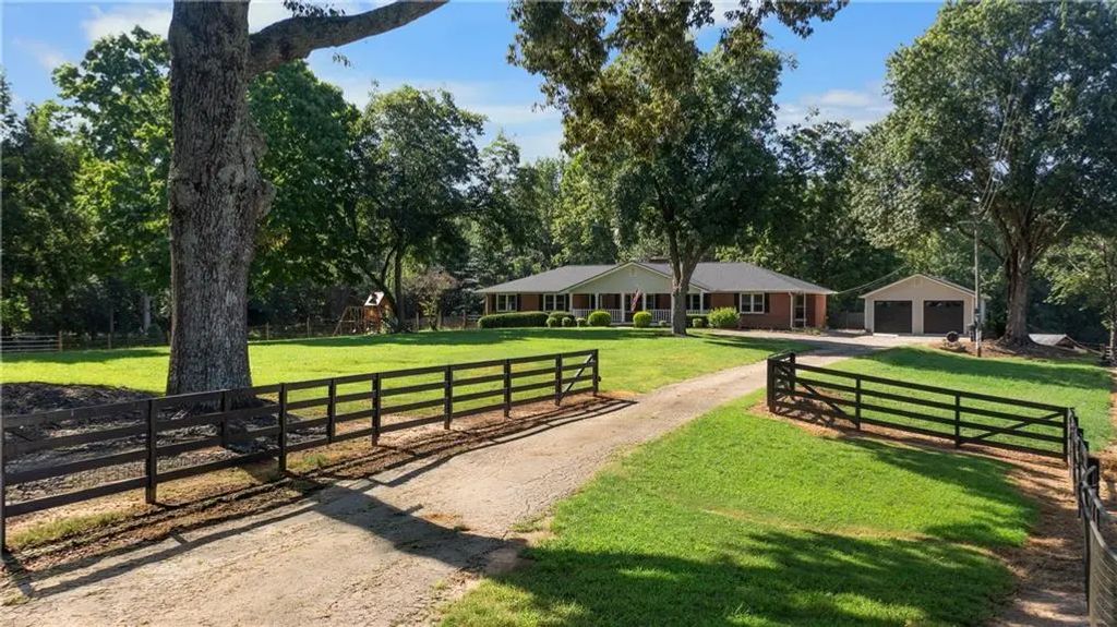 144 Hay Renfroe Drive, Dallas