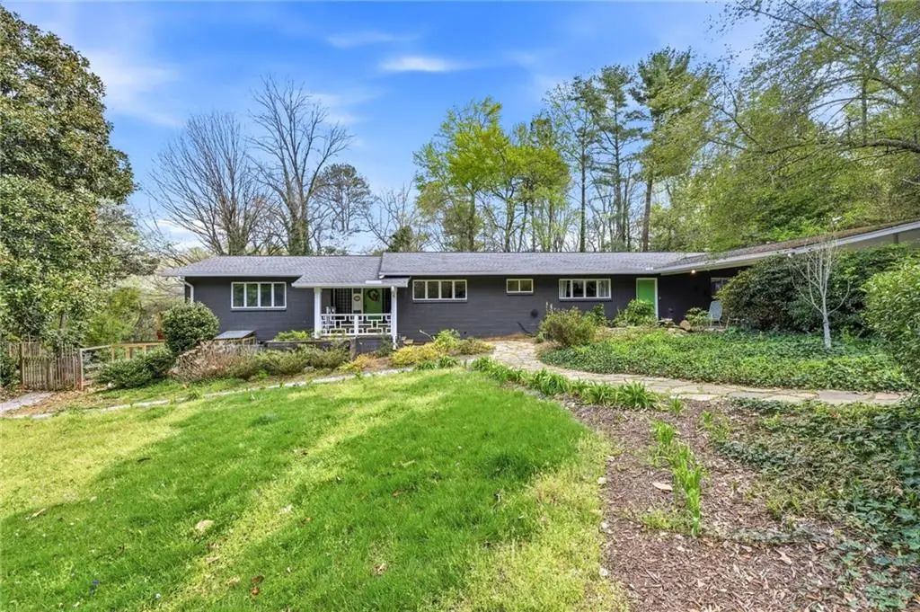 490 Maple Street, Cornelia