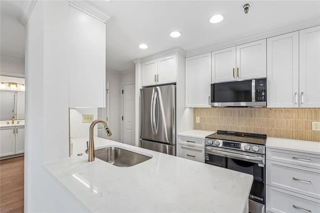 Unit B-601 - 300 Johnson Ferry Rd, Road Ne, Sandy Springs