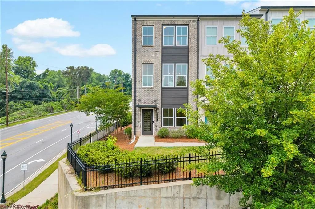 2651 Stream Terrace Nw, Atlanta